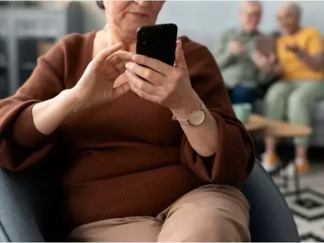 celular-para-el-adulto-mayor-funciones